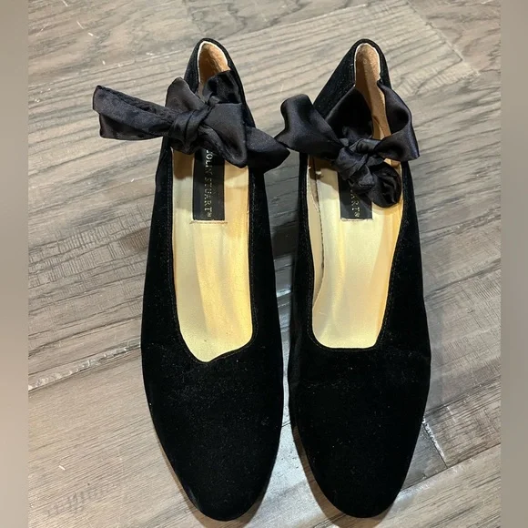 Colin Stuart Girls’ Black Velvet Bow Heels - Picture 1 of 8